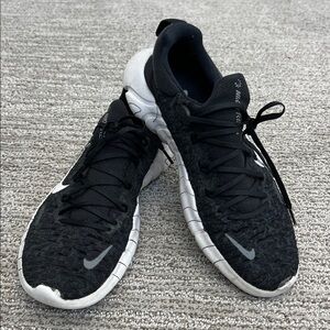 Nike Free 5.0 Black & White Shoes Size 8
